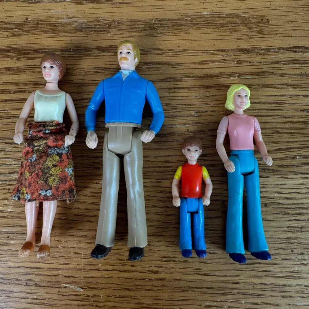 Vintage TOMY Dollhouse Figures Furniture Lot 1970s 1980s 22pc‎